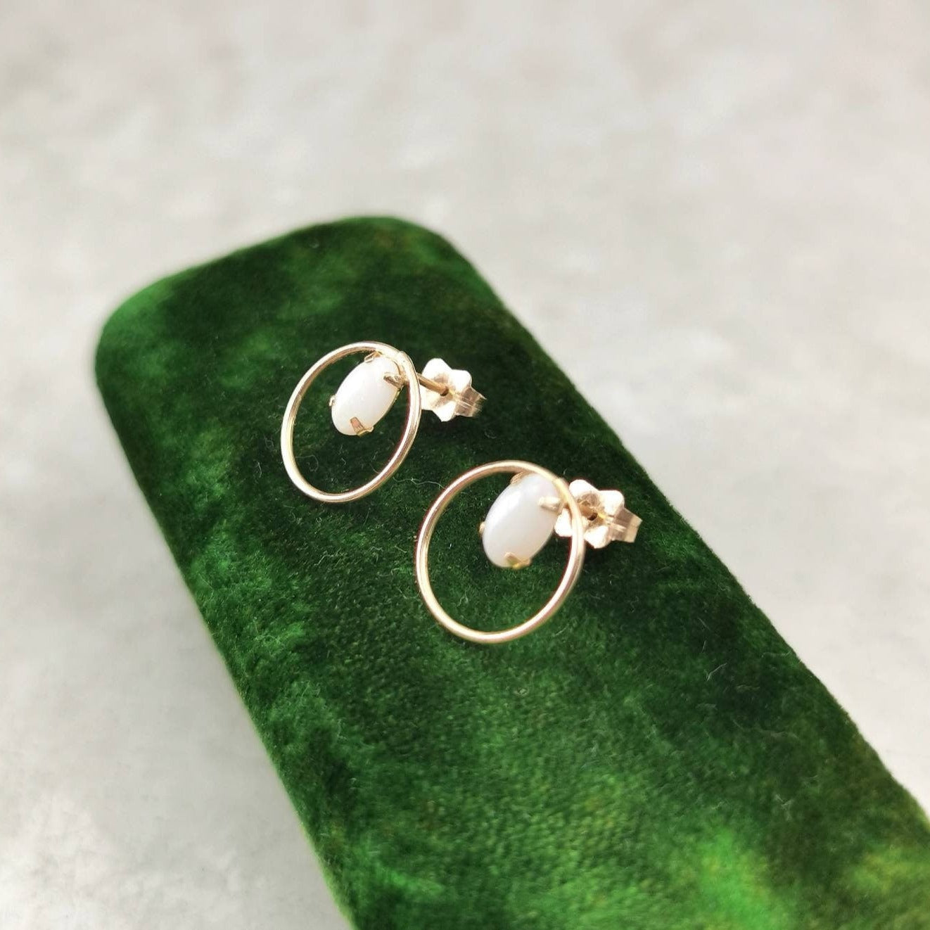 Vintage 14k Yellow Gold Genuine Opal Circle Studs