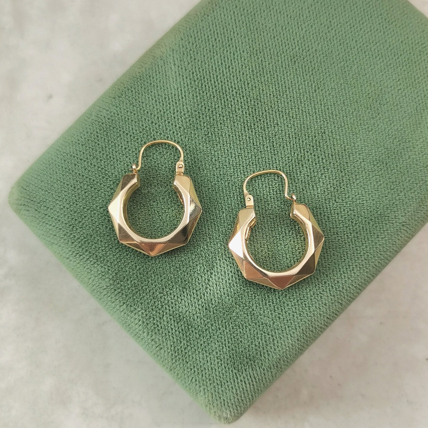 Vintage 10k Yellow Gold Faceted Hoop Earrings