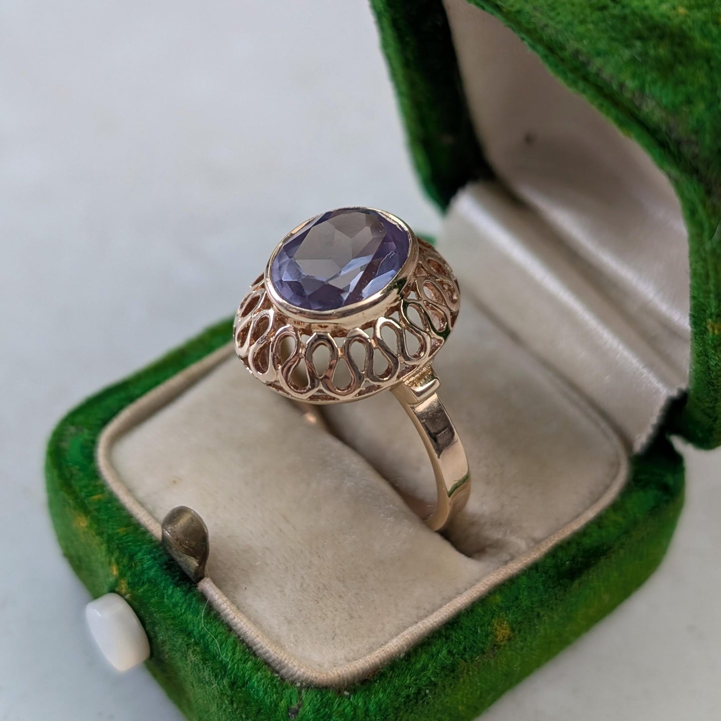 Vintage Polish 14k Yellow Gold Colour Change Alexandrite Ring