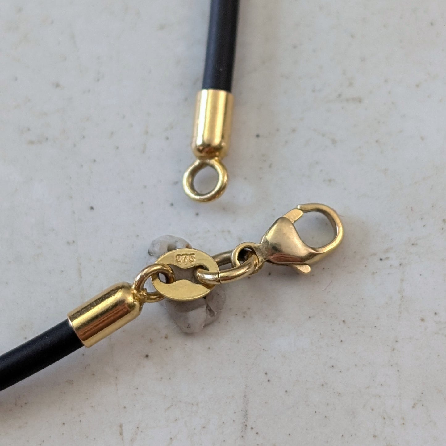 Estate 9k Yellow Gold Puffy Heart Rubber Cord Necklace