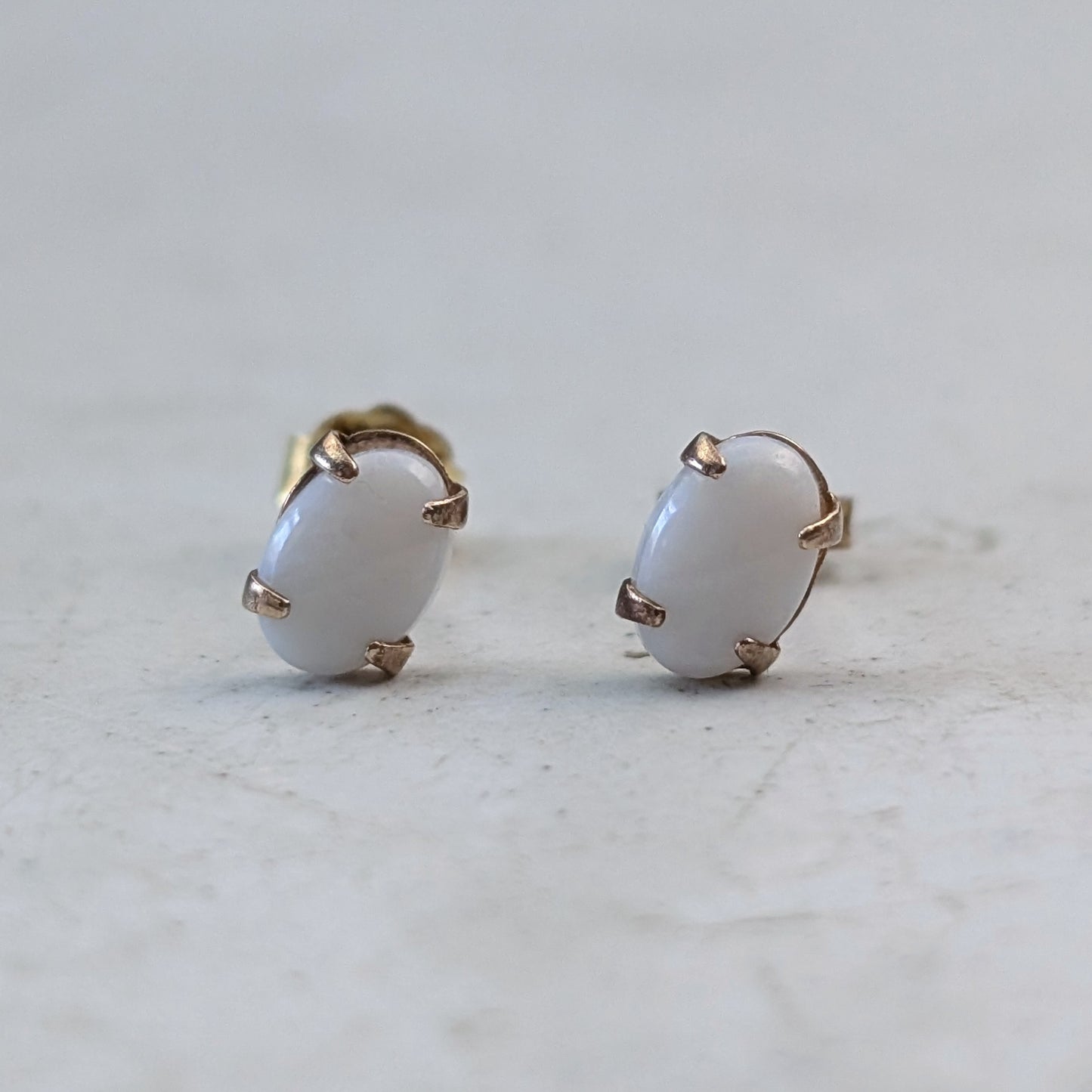 Vintage 10K Yellow Gold Small Opal studs