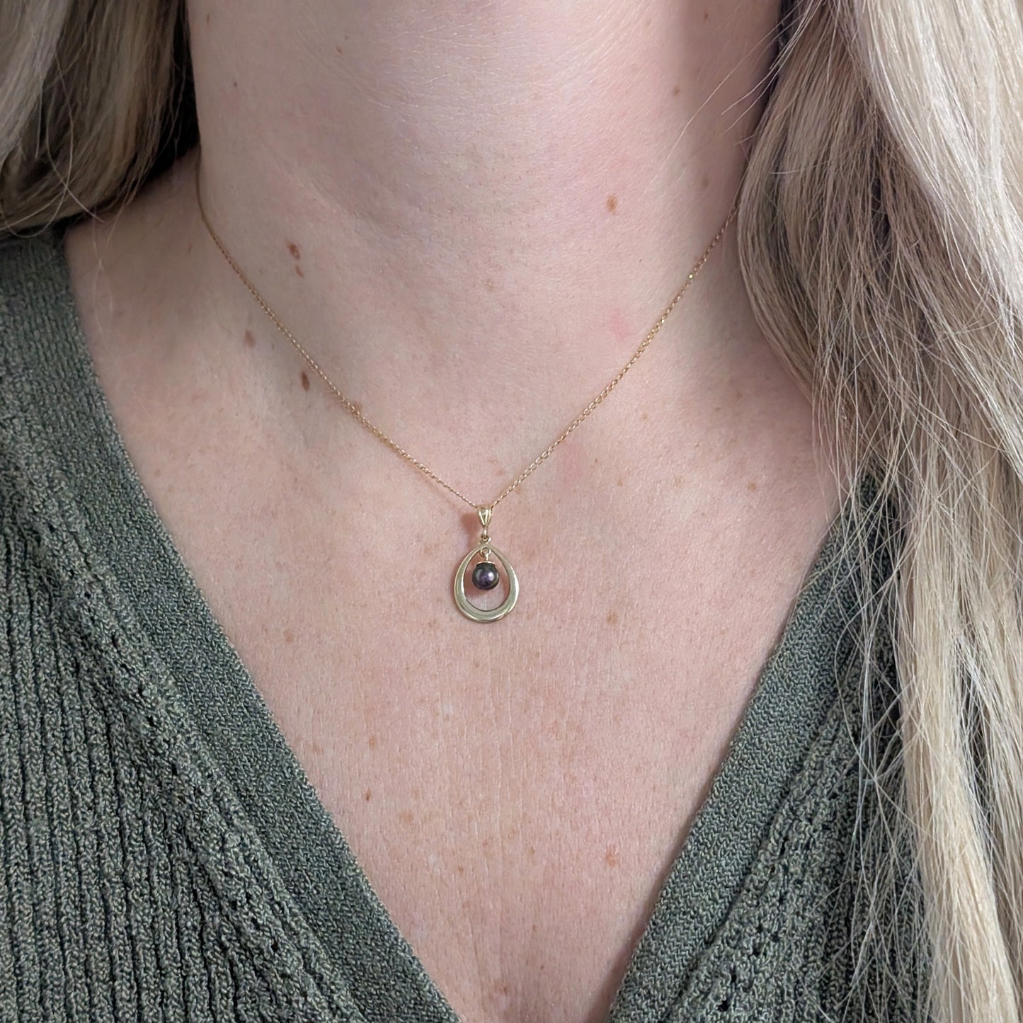 Vintage 14k Yellow Gold Tahitian Pearl Necklace