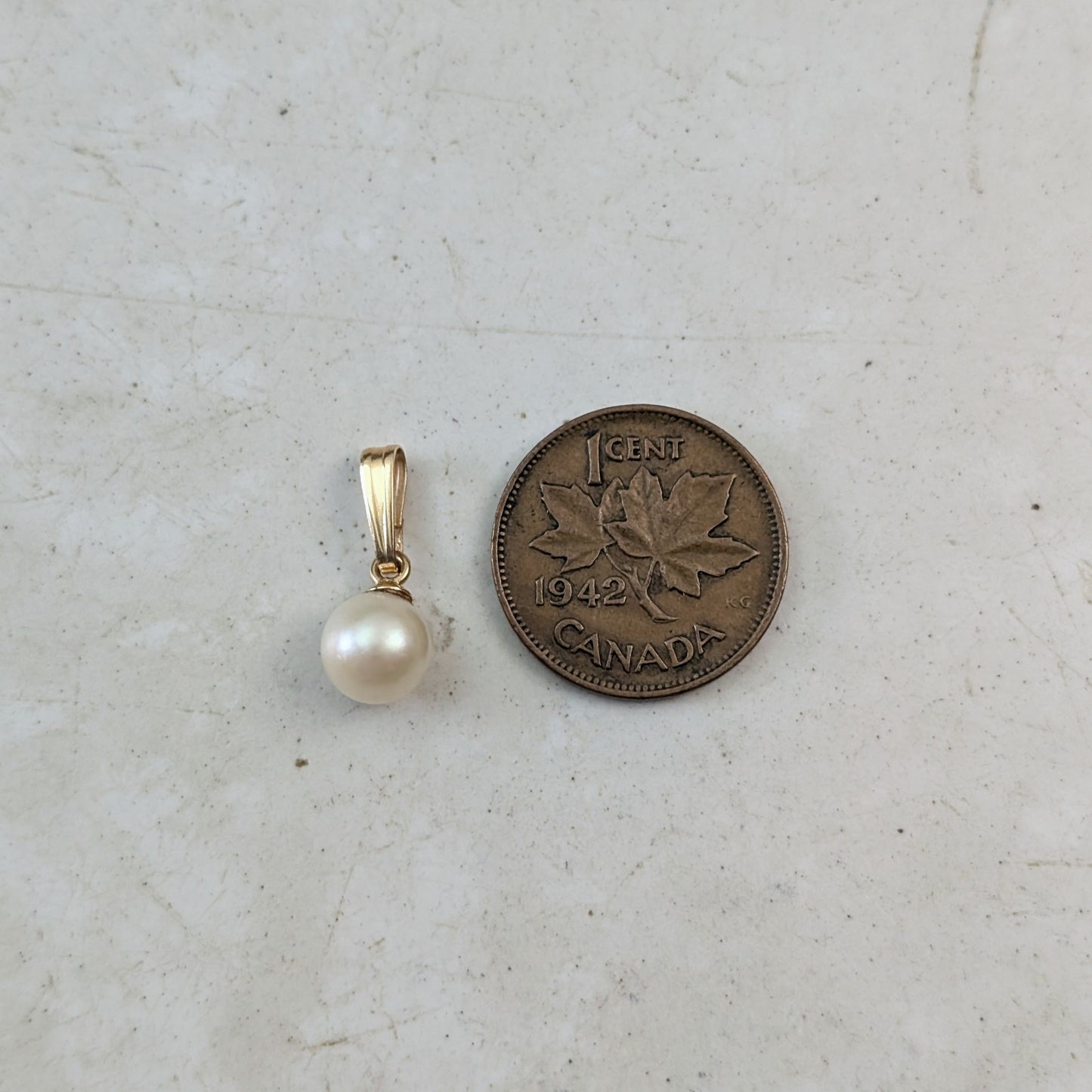 14K Yellow Gold Cultured Pearl Pendant
