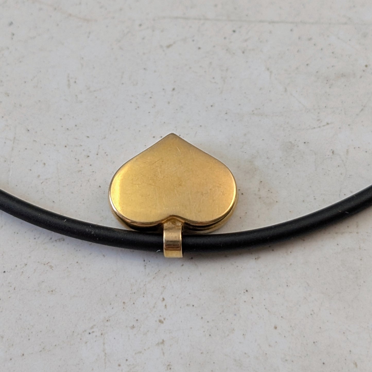 Estate 9k Yellow Gold Puffy Heart Rubber Cord Necklace