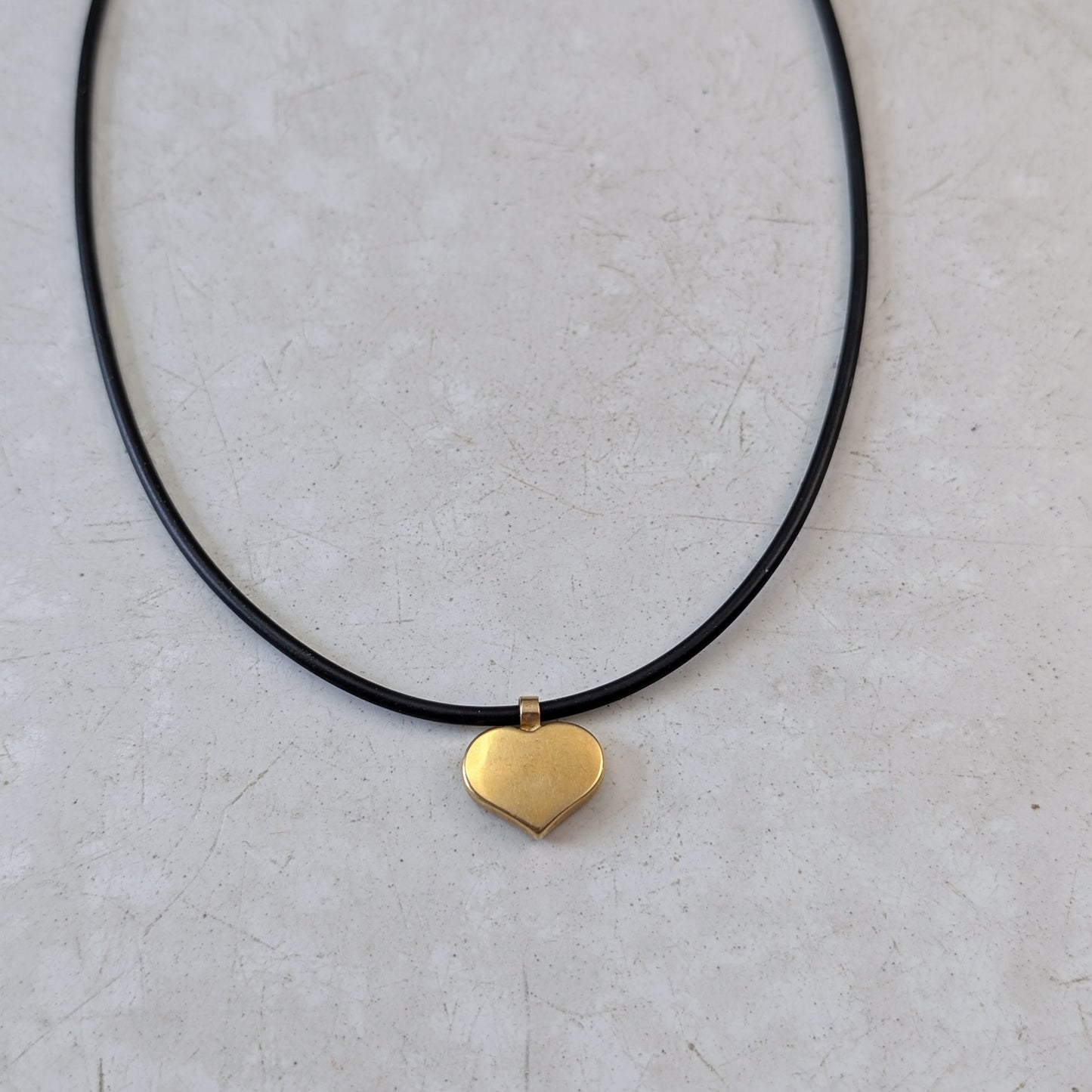 Estate 9k Yellow Gold Puffy Heart Rubber Cord Necklace