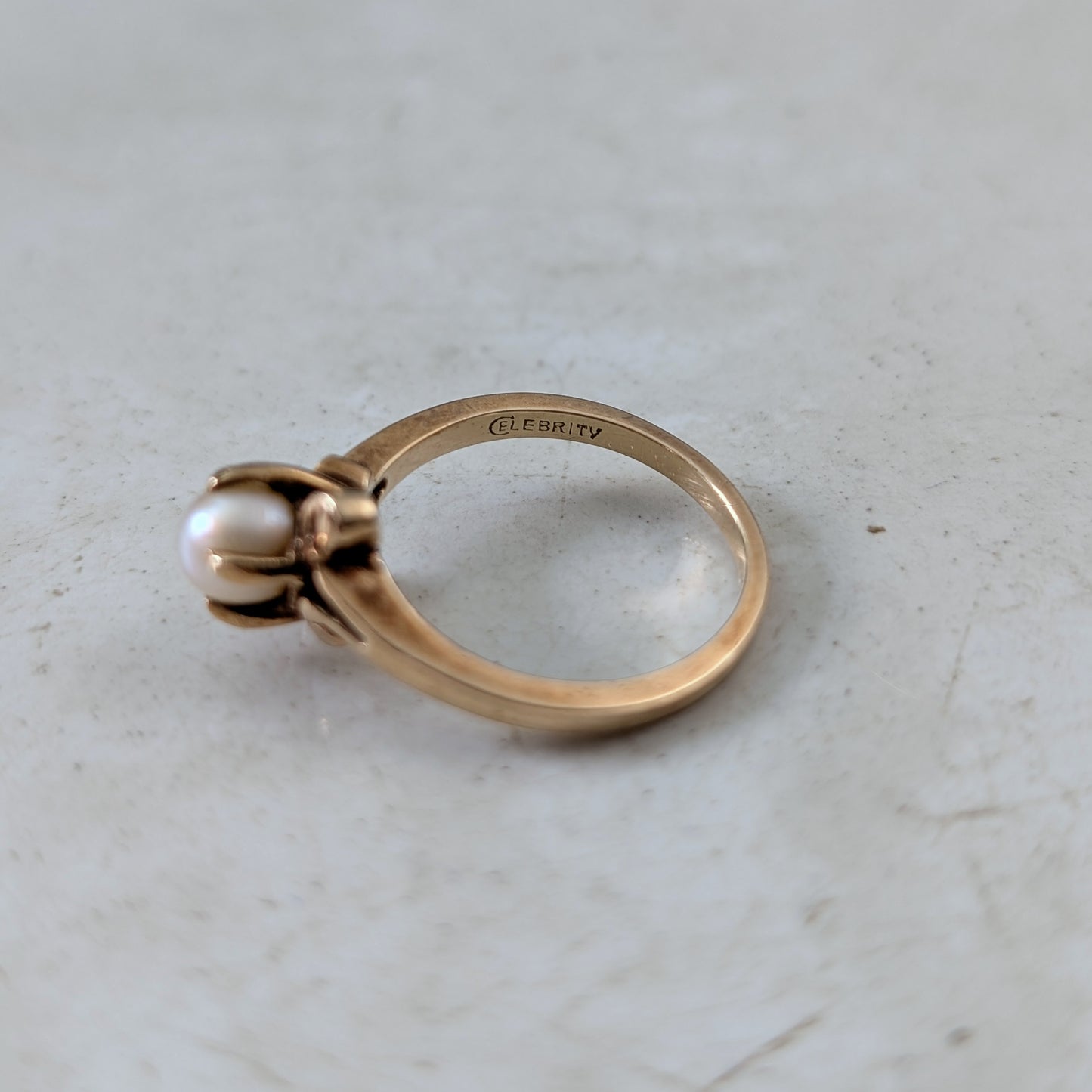 Vintage 10k Yellow Gold Pearl Solitaire Ring