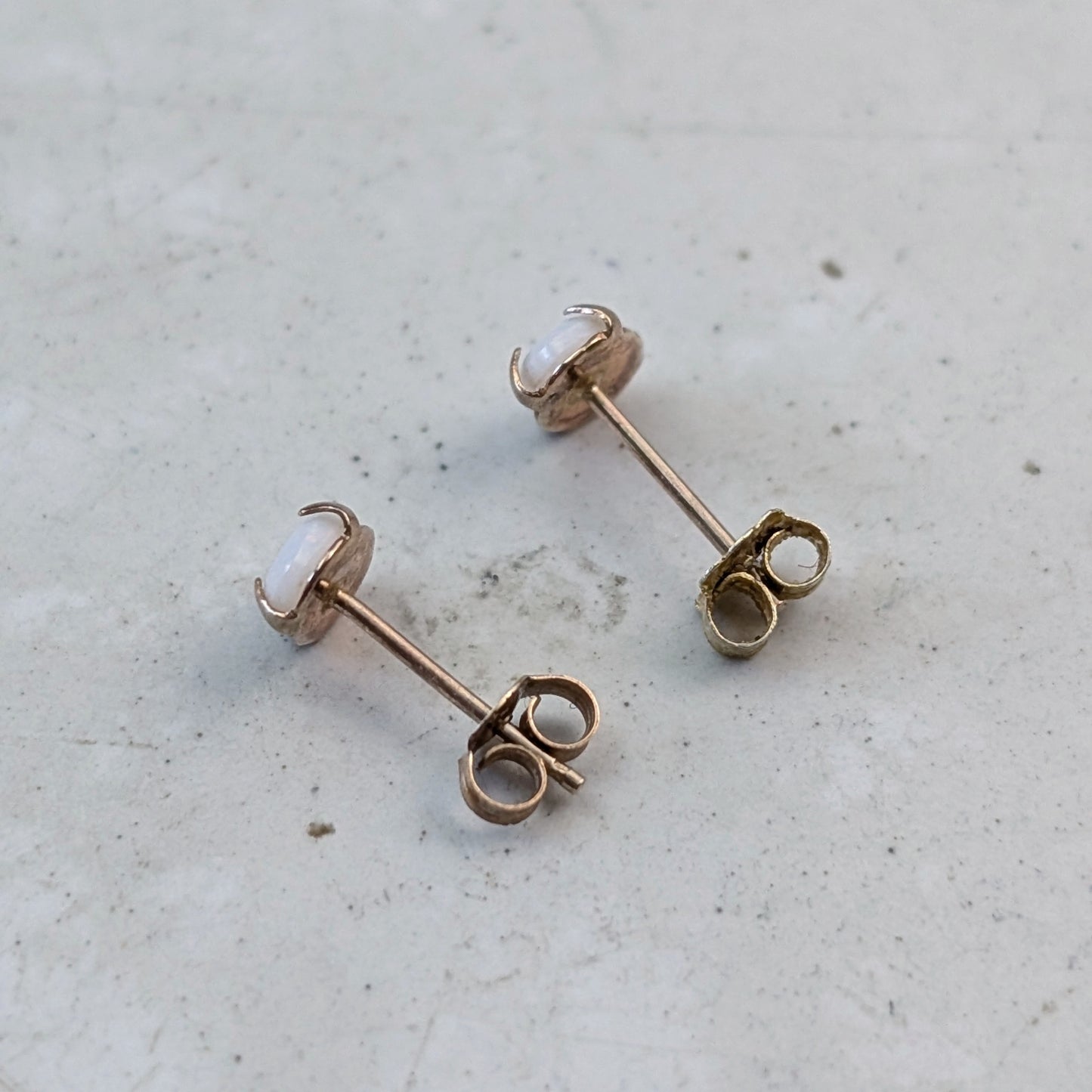 Vintage 10K Yellow Gold Small Opal studs