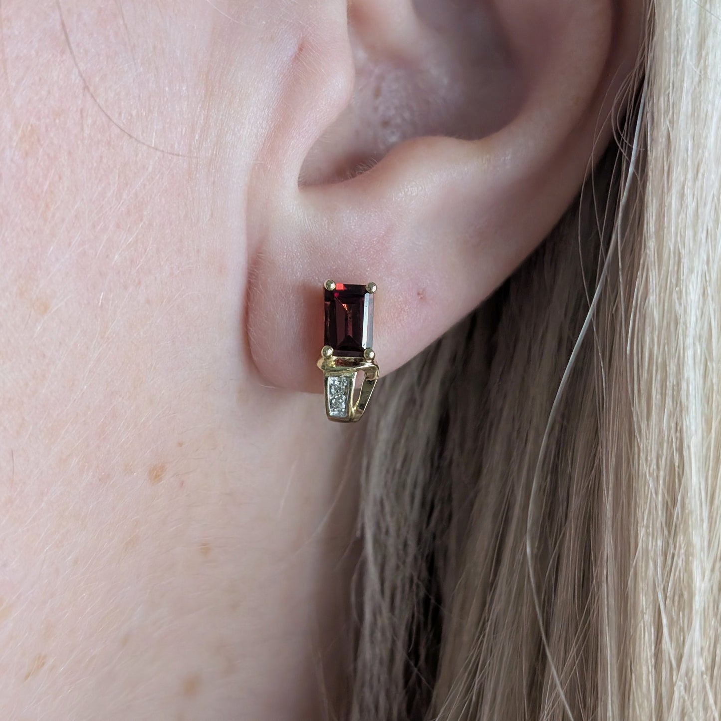 Vintage 10k Yellow Gold Garnet Earring and Necklace Set