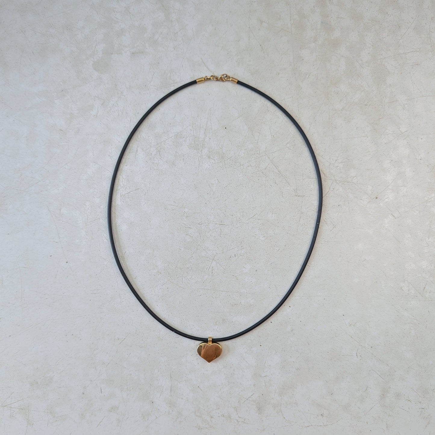 Estate 9k Yellow Gold Puffy Heart Rubber Cord Necklace