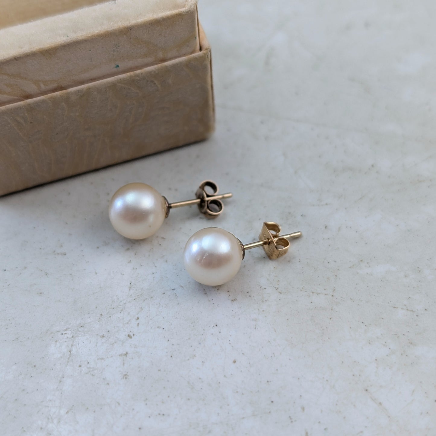 Vintage 10K Yellow Gold Cultured Pearl Studs