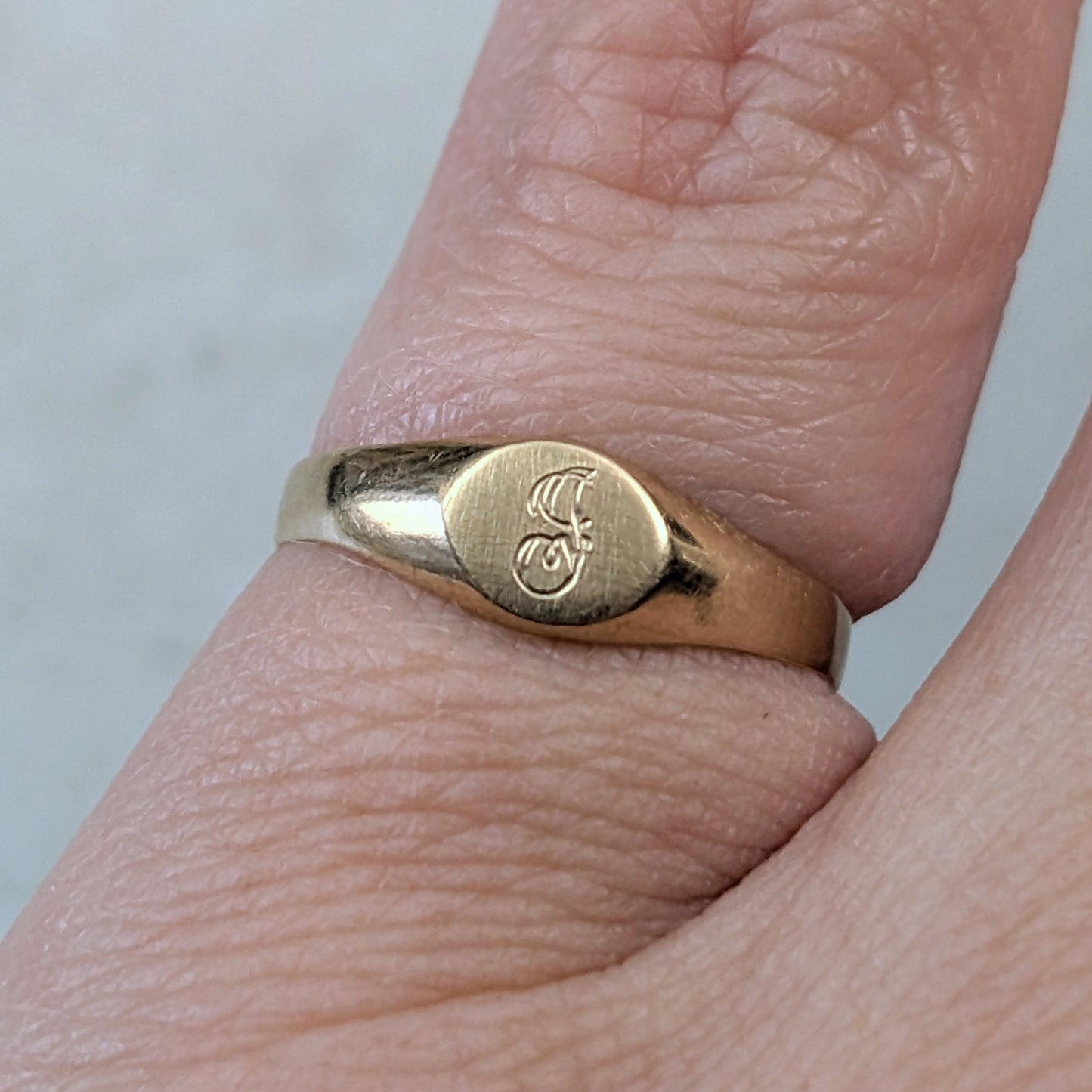 Vintage 10K Yellow Gold Initial J Signet Pinky Ring