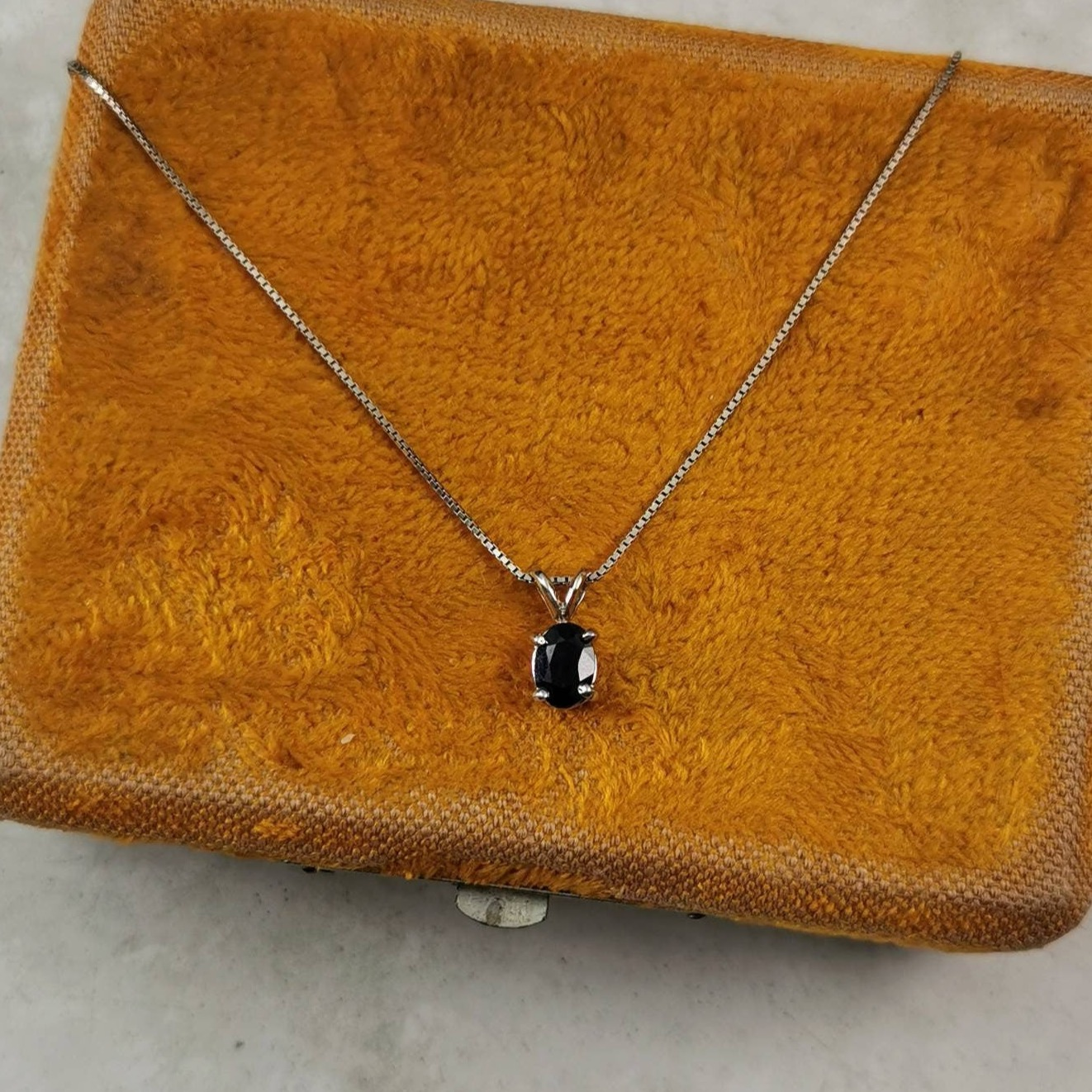 Estate 10k White Gold Sapphire Pendant Necklace