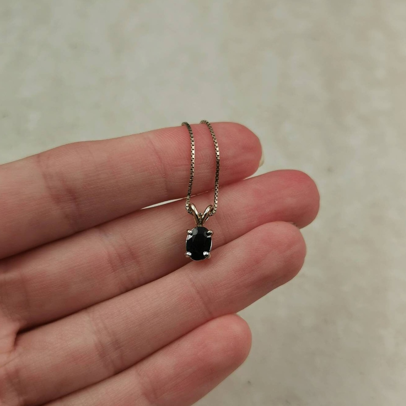 Estate 10k White Gold Sapphire Pendant Necklace