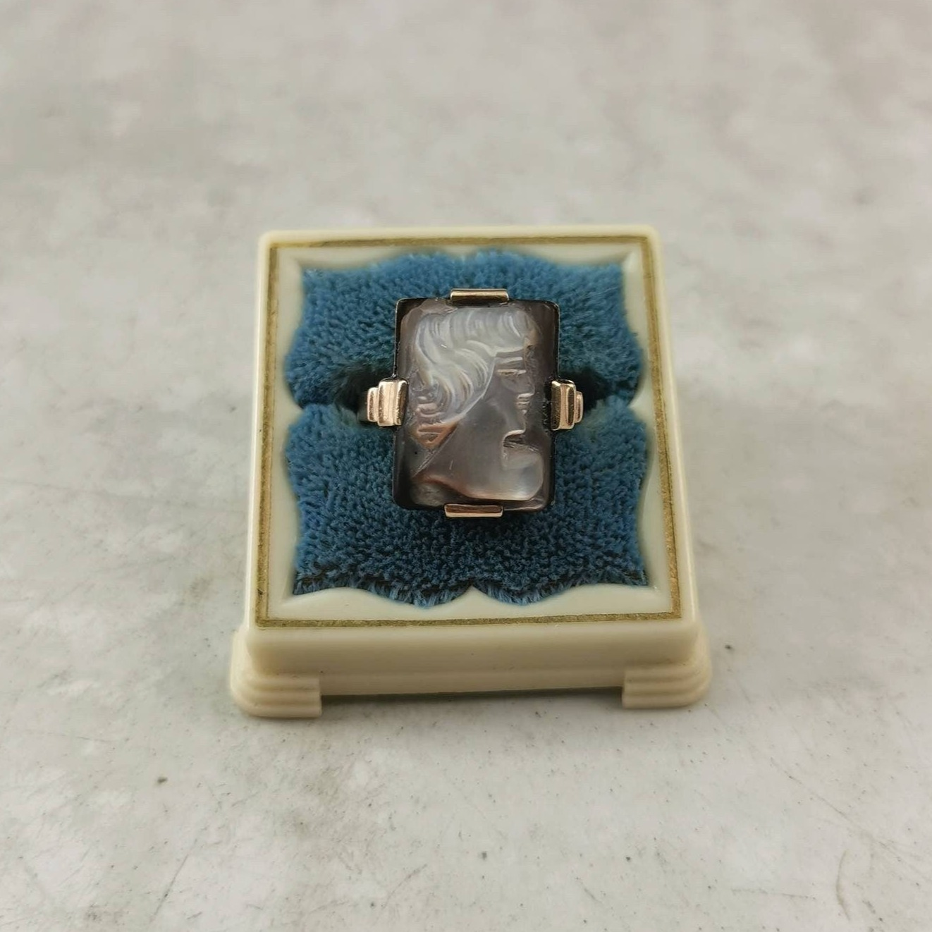 Vintage 10k Yellow Gold Abalone Cameo Ring