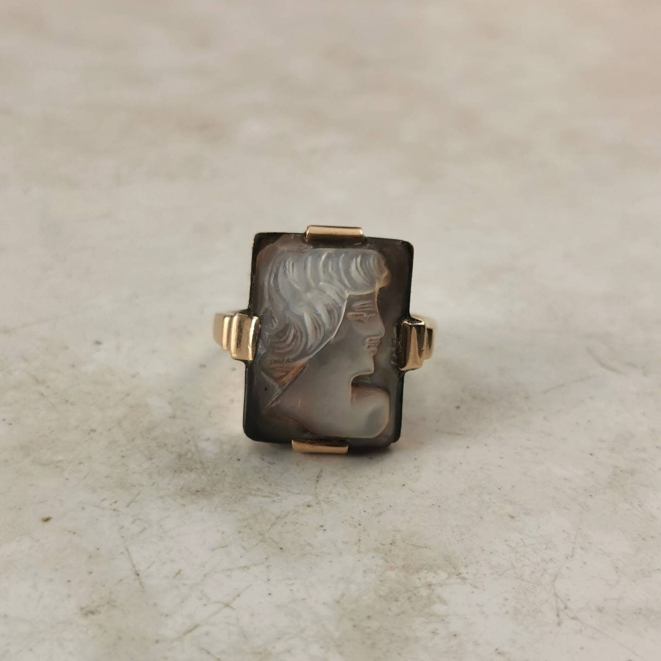 Vintage 10k Yellow Gold Abalone Cameo Ring