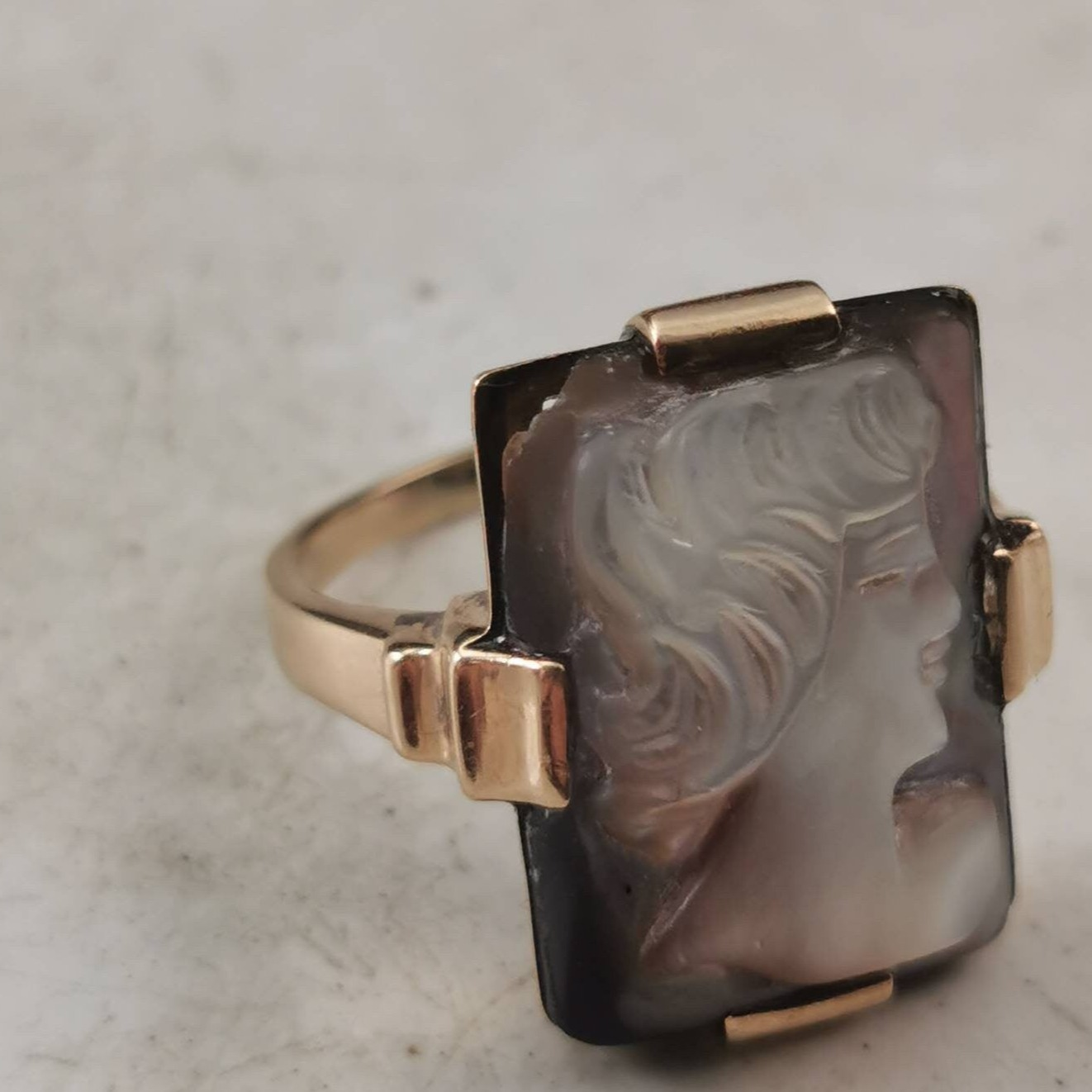 Vintage 10k Yellow Gold Abalone Cameo Ring
