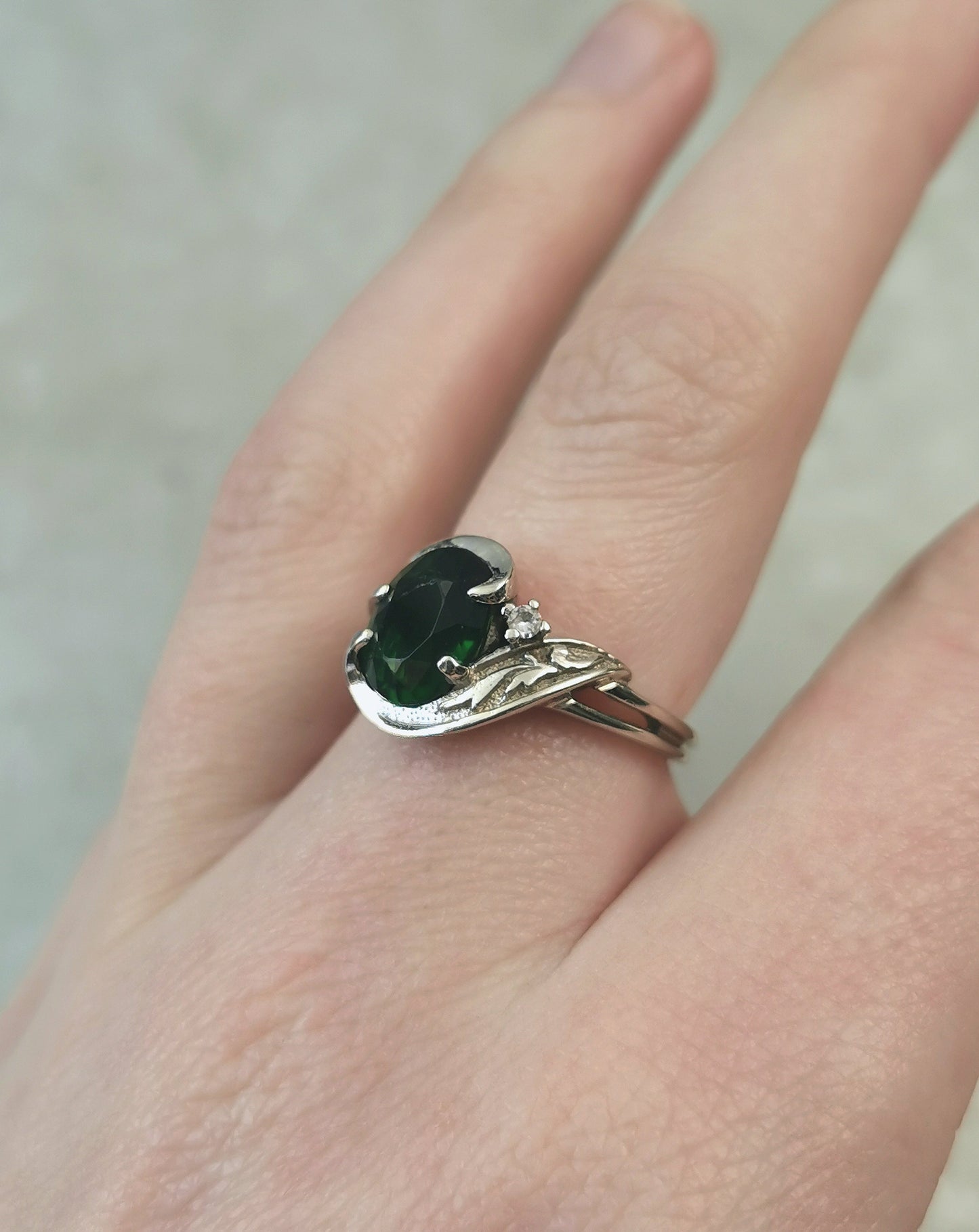 Estate 10k White Gold Synthetic Emerald Ring - Paste Stones