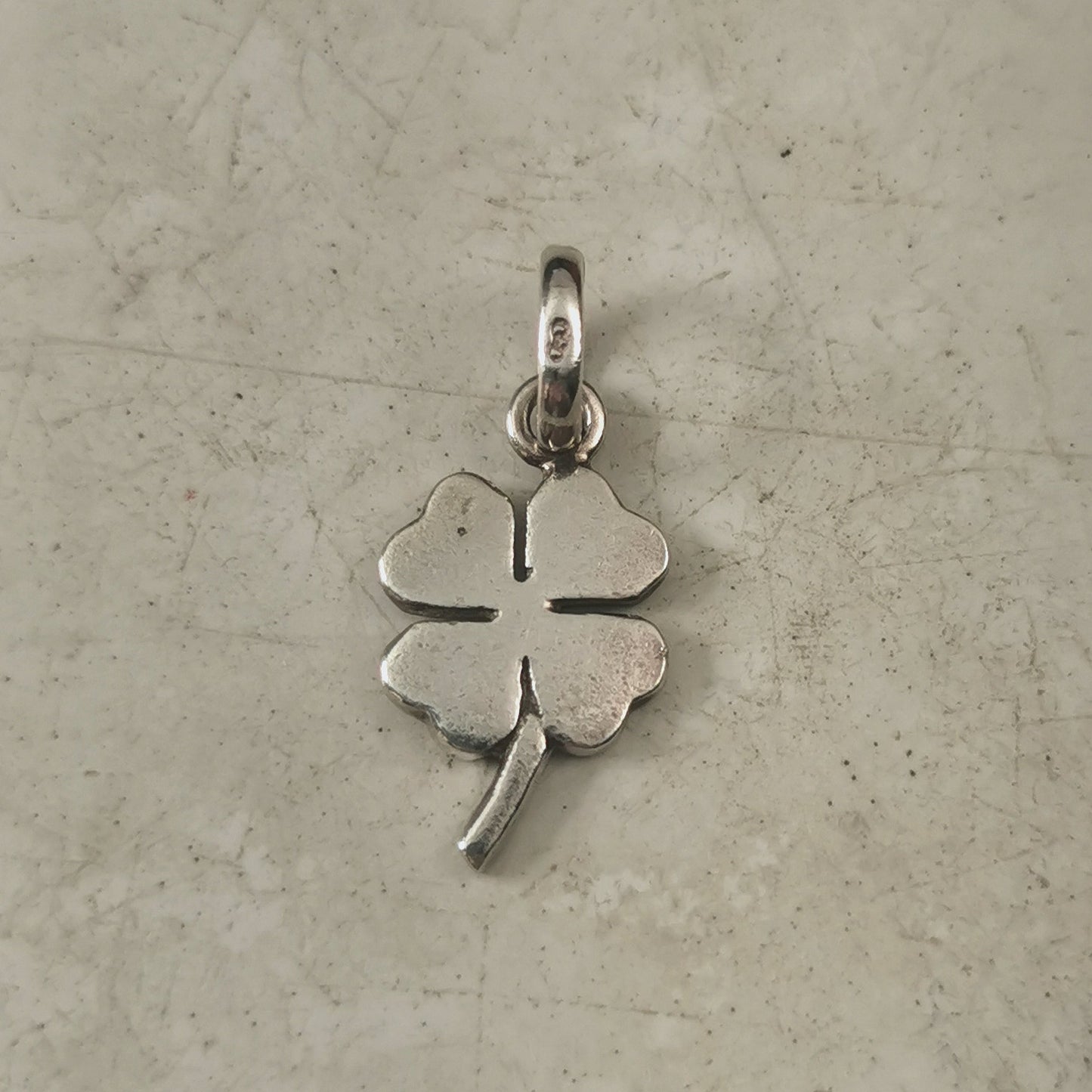 Estate Links Of London 4 Leaf Clover Pendant & Vintage Sterling Silver Line Dot Station Chain