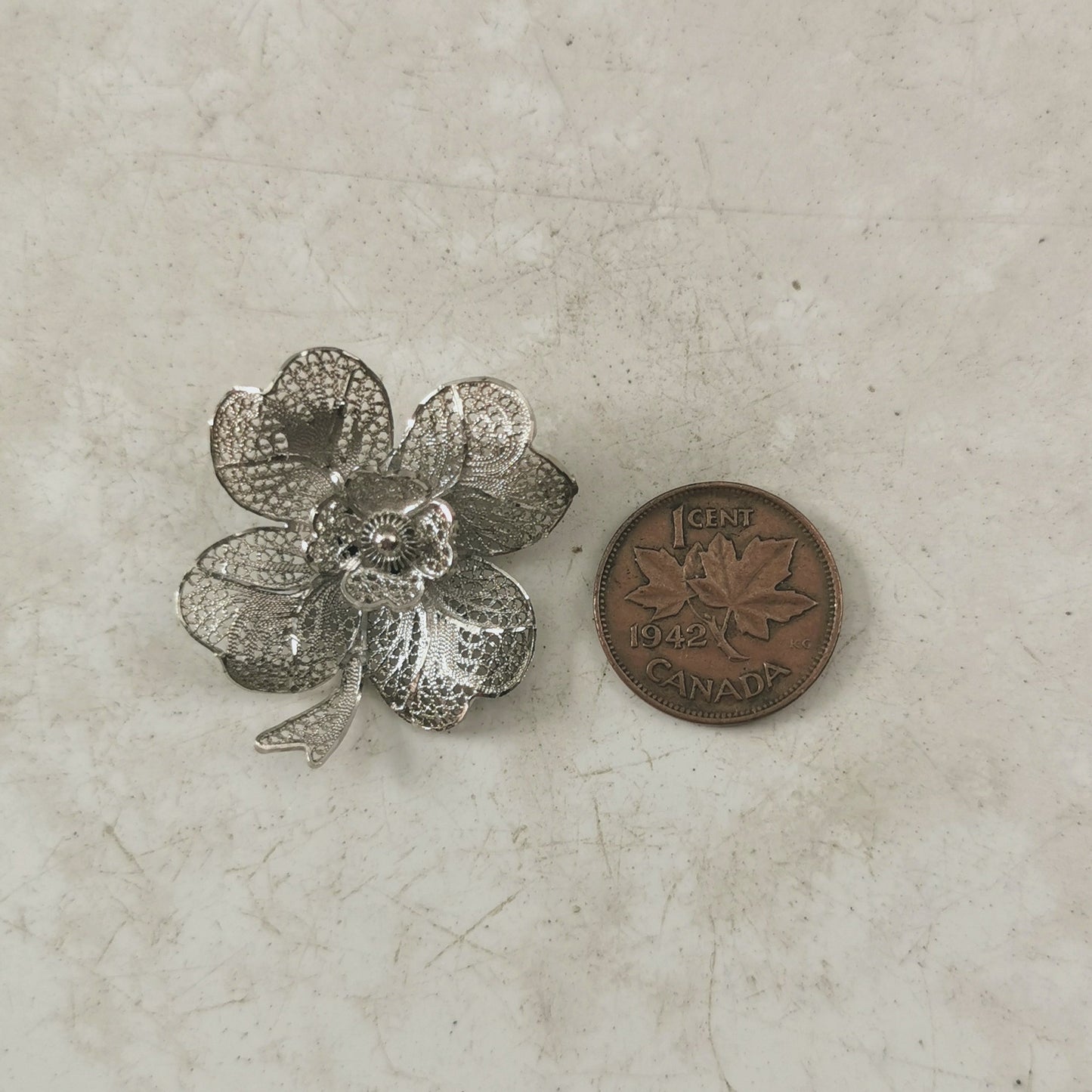 Vintage Sterling Silver Filigree Four Leaf Clover Brooch