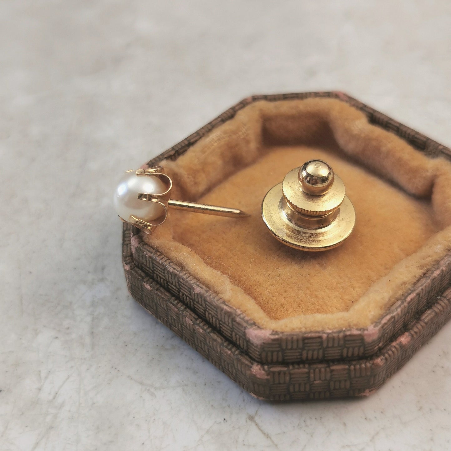 Vintage 14k Yellow Gold Belcher Set Pearl Tie Tack