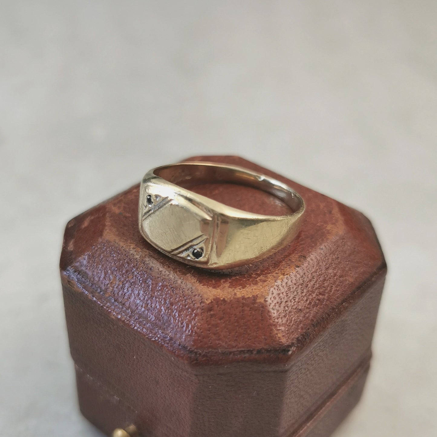 Vintage 10k Yellow Gold & Diamond Signet Ring