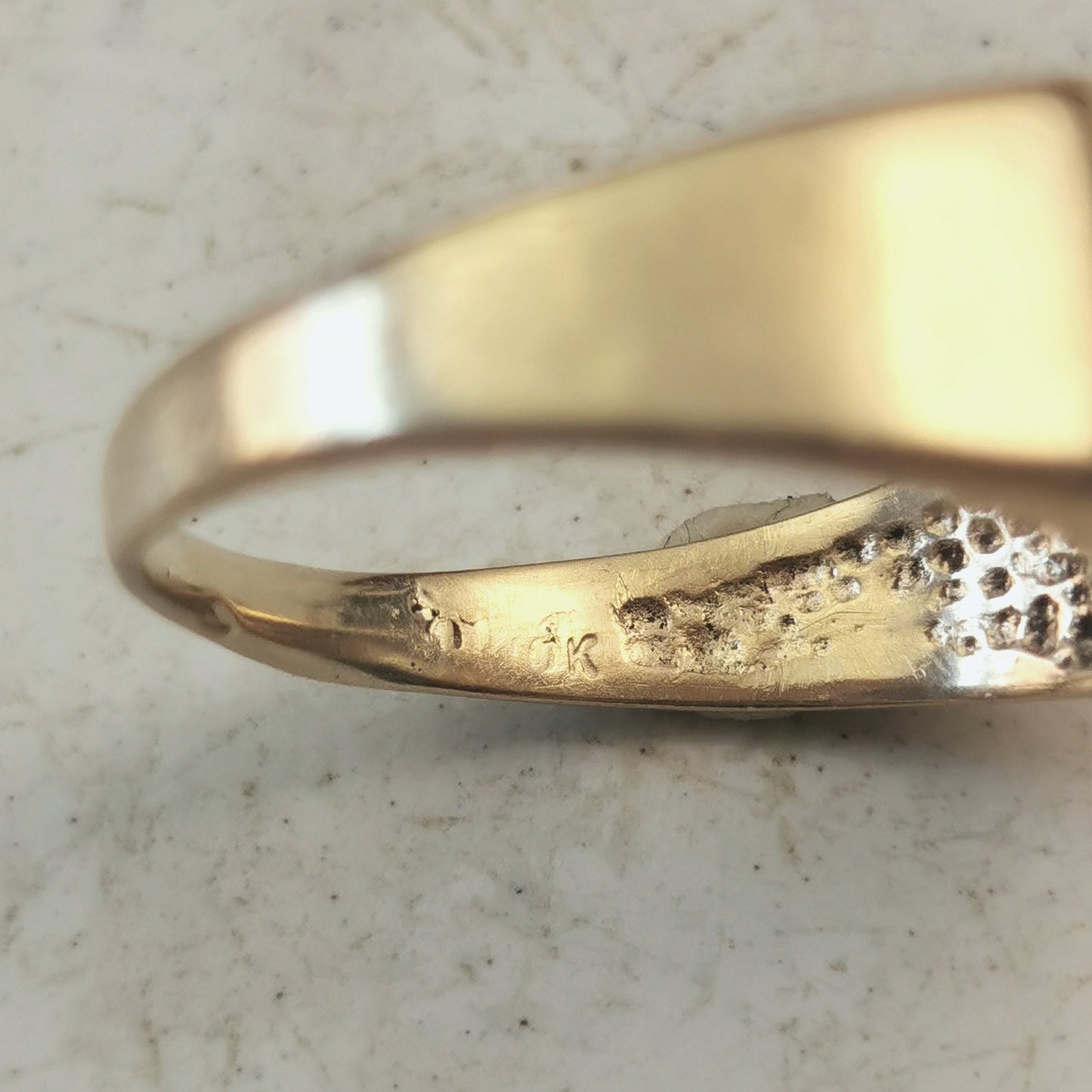 Vintage 10k Yellow Gold & Diamond Signet Ring