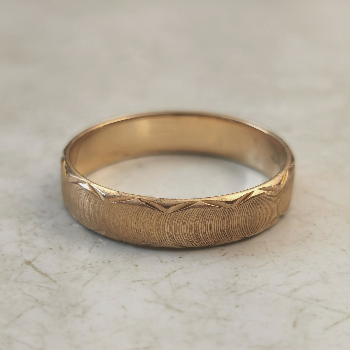 Estate 10k Yellow Gold Patterned Band