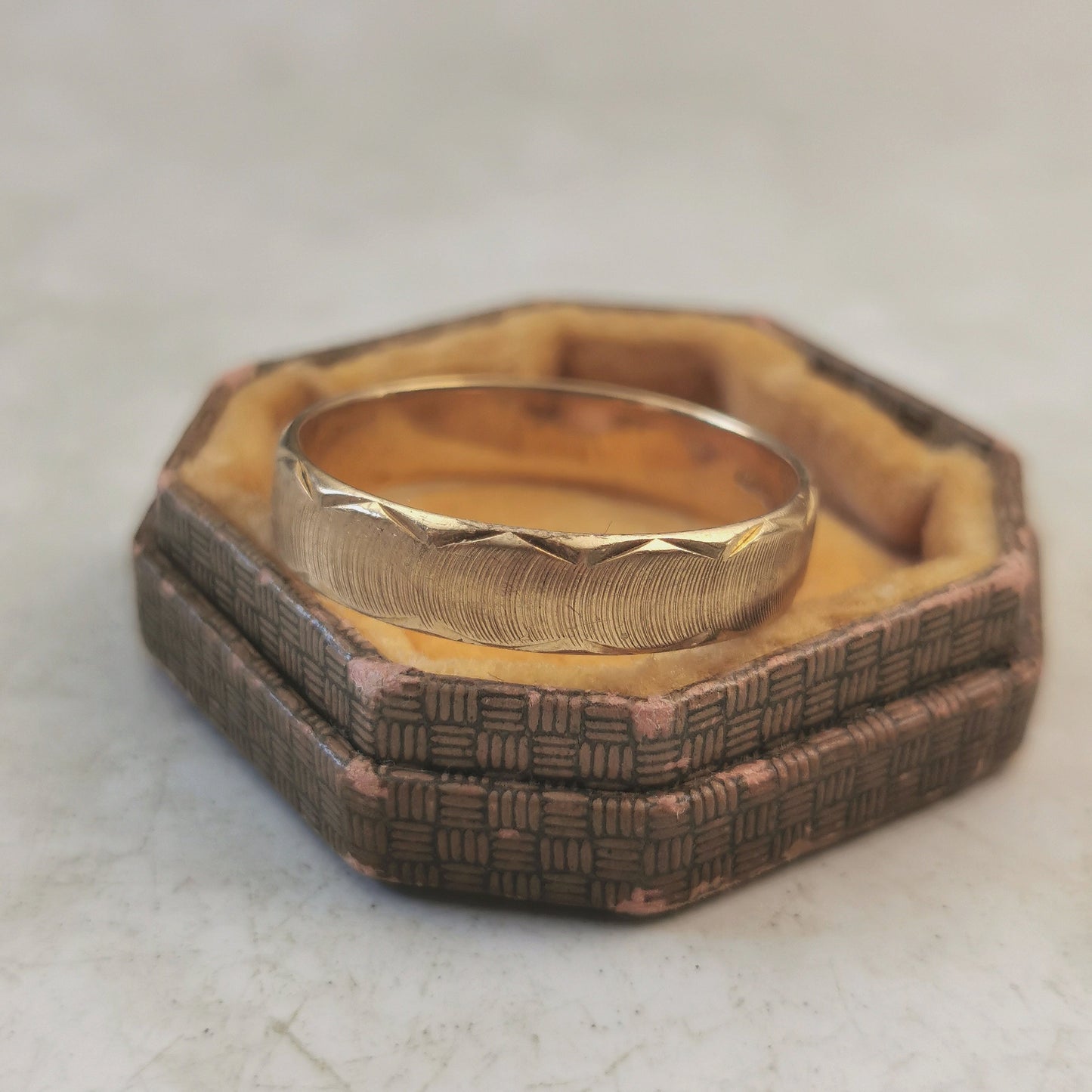 Estate 10k Yellow Gold Patterned Band