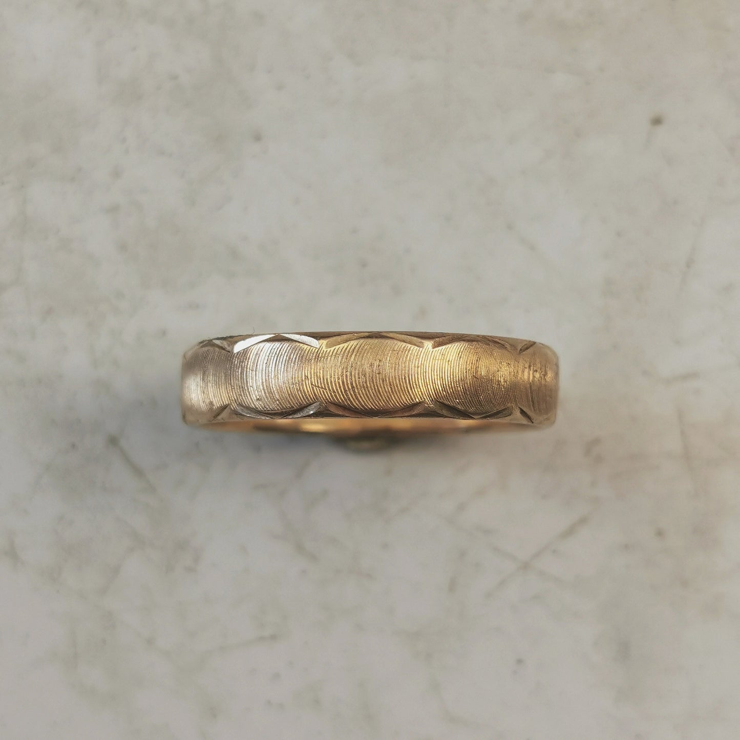 Estate 10k Yellow Gold Patterned Band