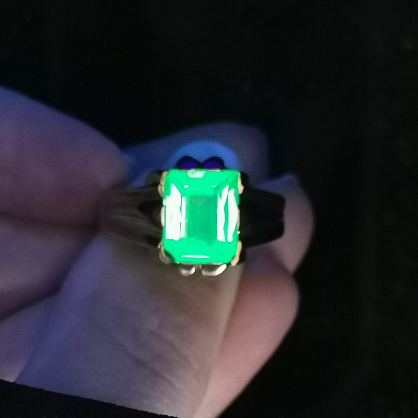 Vintage Art Deco Vaseline Glass Ring