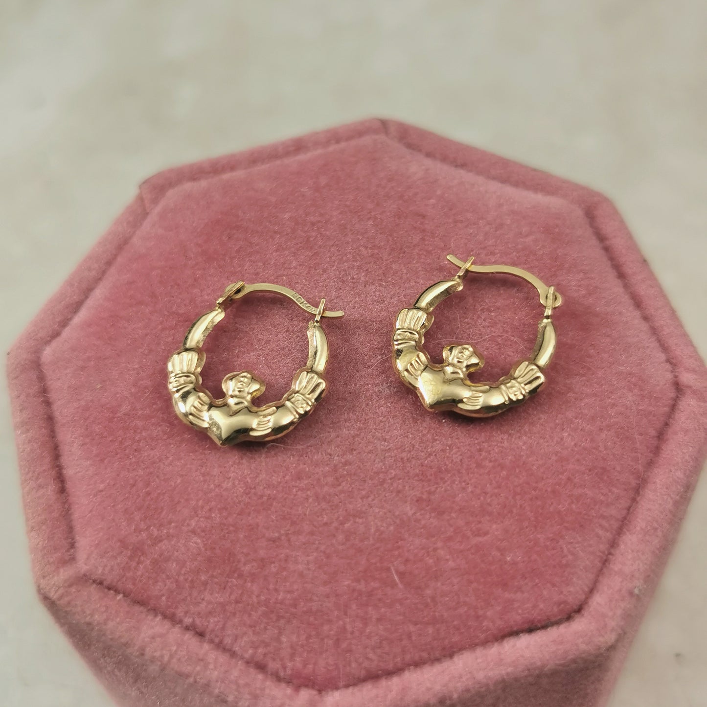 Estate 14k Yellow Gold Tiny Claddagh Hoop Earrings