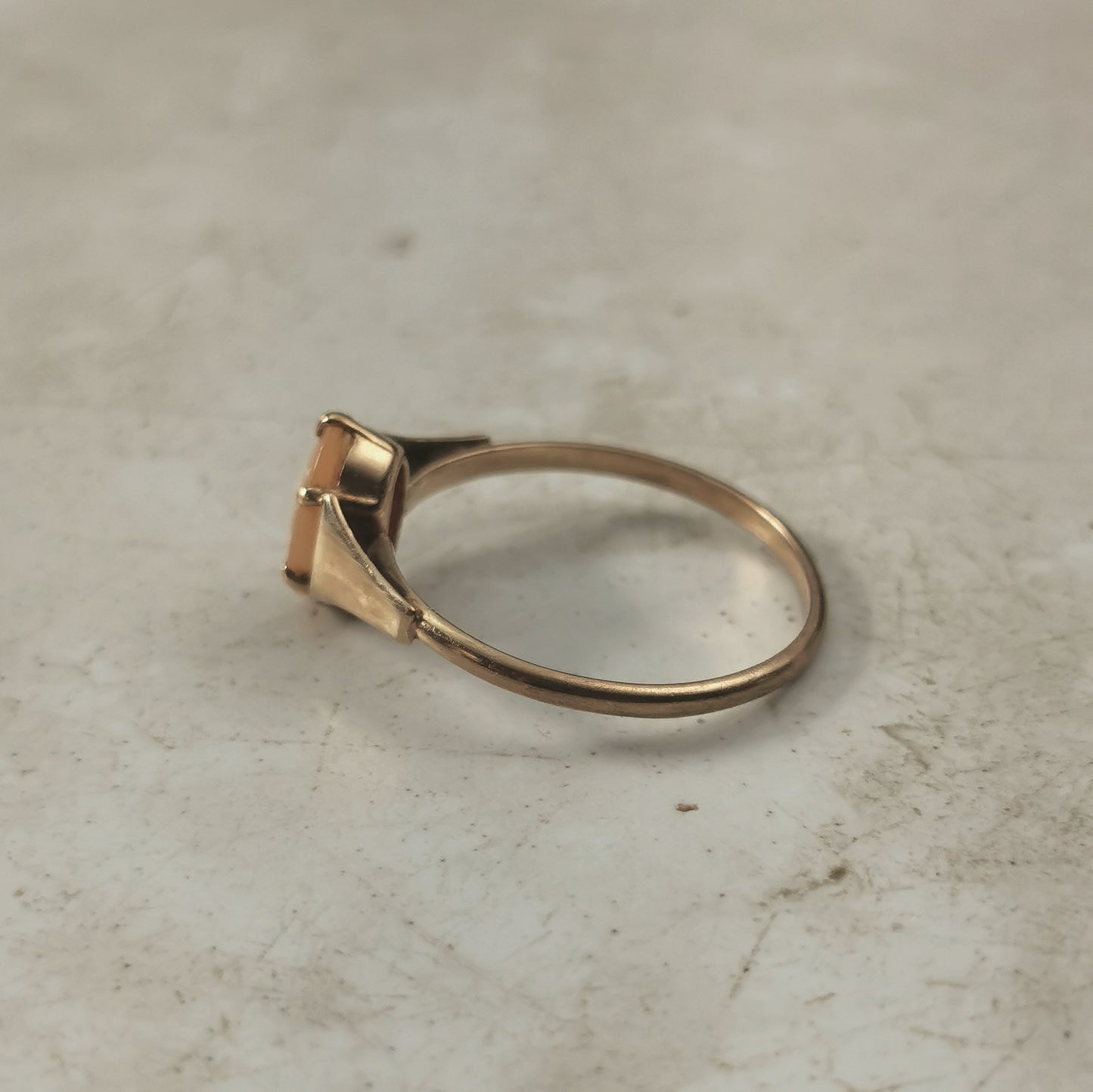 Vintage 9ct Yellow Gold Small Cameo Ring