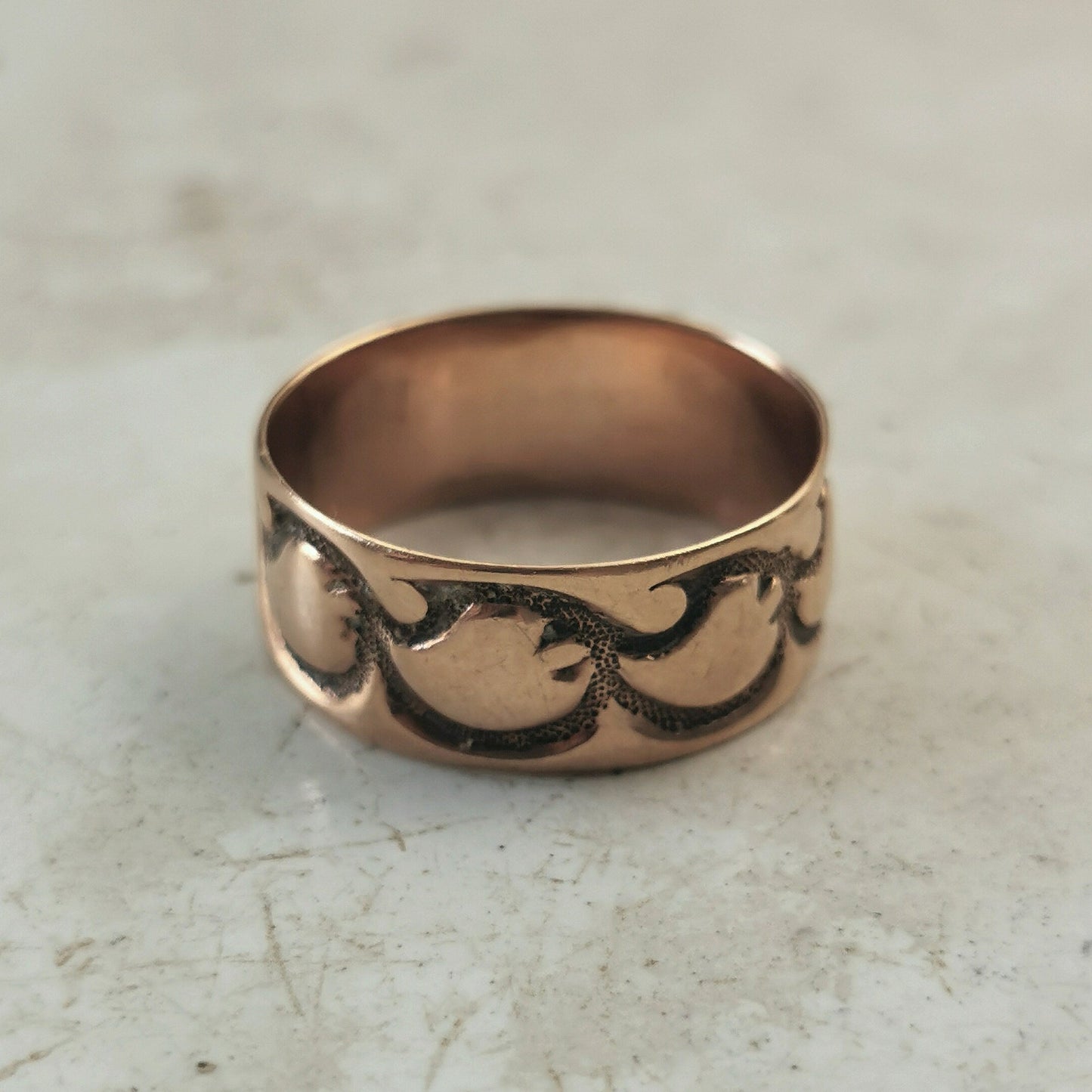 Victorian 14k Yellow Gold Cigar Patterned Band