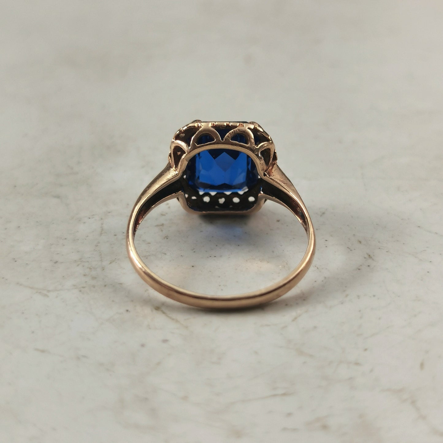 Vintage 10k Yellow Gold Synthetic Deep Blue Sapphire September Birthstone Ring