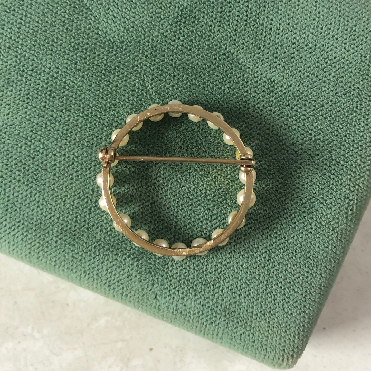 Vintage 10k Yellow Gold Cultured Pearl Circle Brooch
