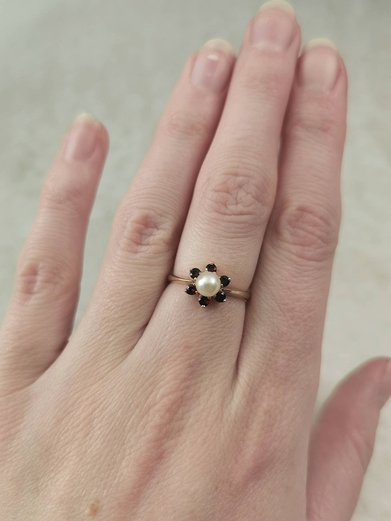 Vintage 10k Yellow Gold Pearl and Garnet Flower Cluster Ring