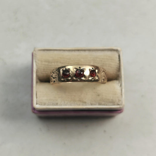 Victorian 10k Yellow Gold Bohemian Garnet Band