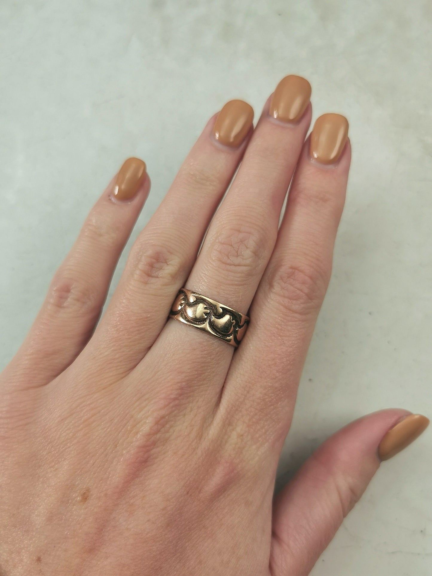 Victorian 14k Yellow Gold Cigar Patterned Band
