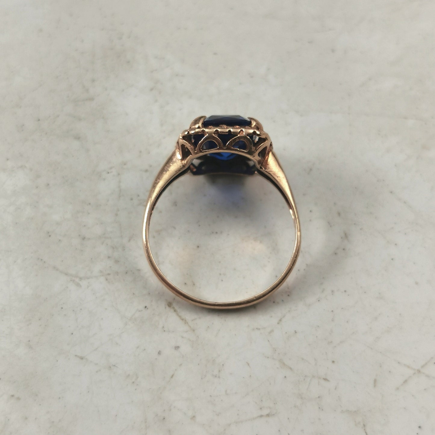 Vintage 10k Yellow Gold Synthetic Deep Blue Sapphire September Birthstone Ring