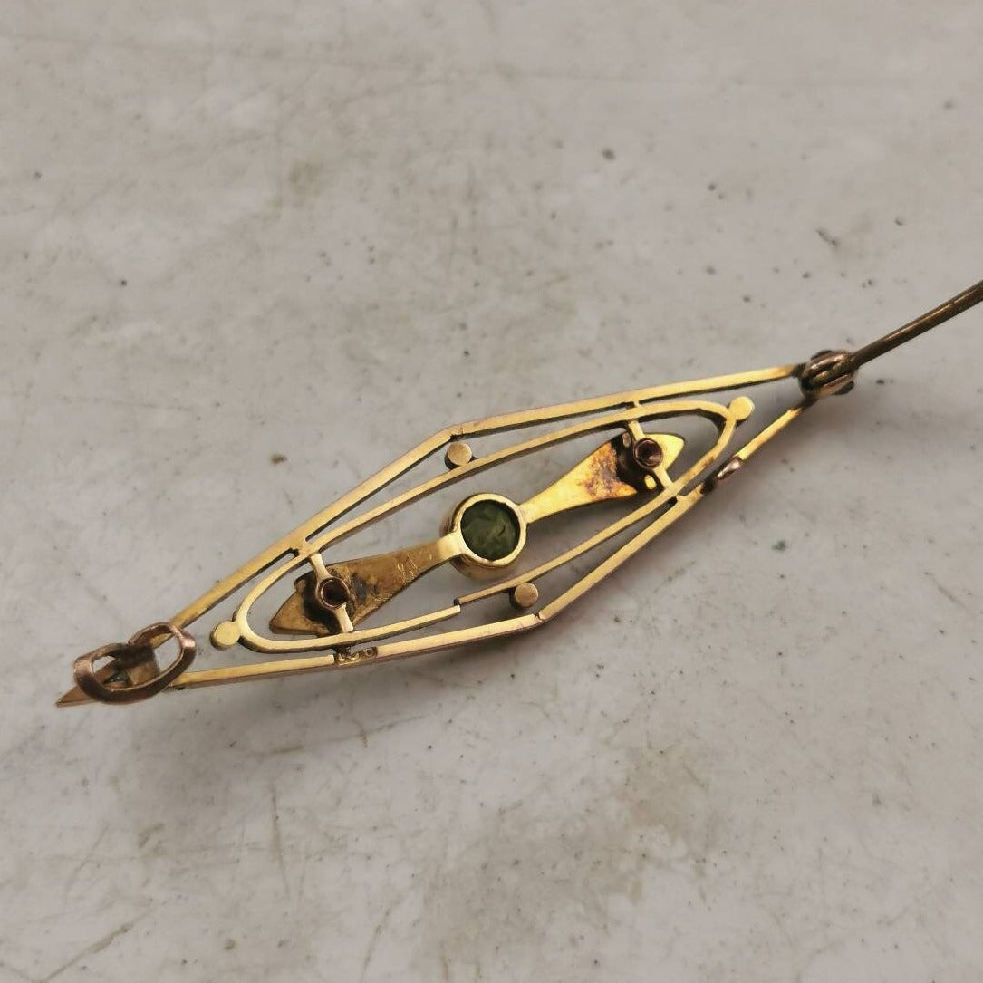 Edwardian 9ct Yellow Gold Peridot and Seed Pearl Bar Brooch