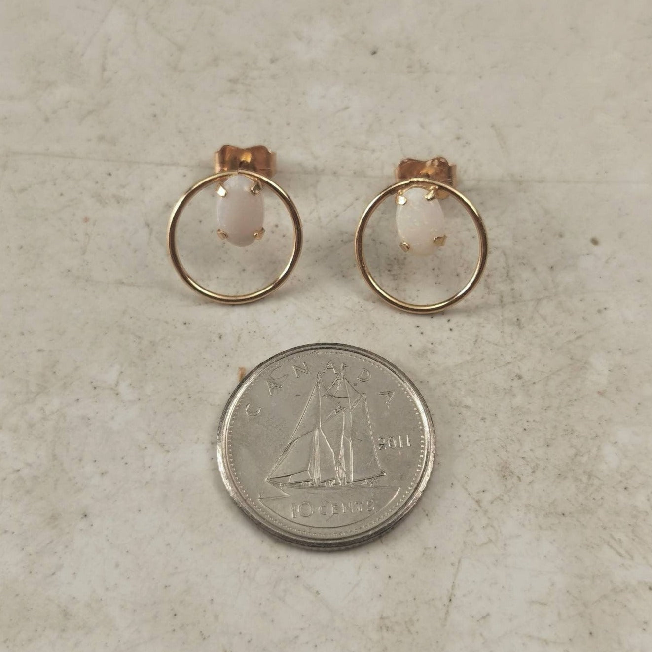 Vintage 14k Yellow Gold Genuine Opal Circle Studs