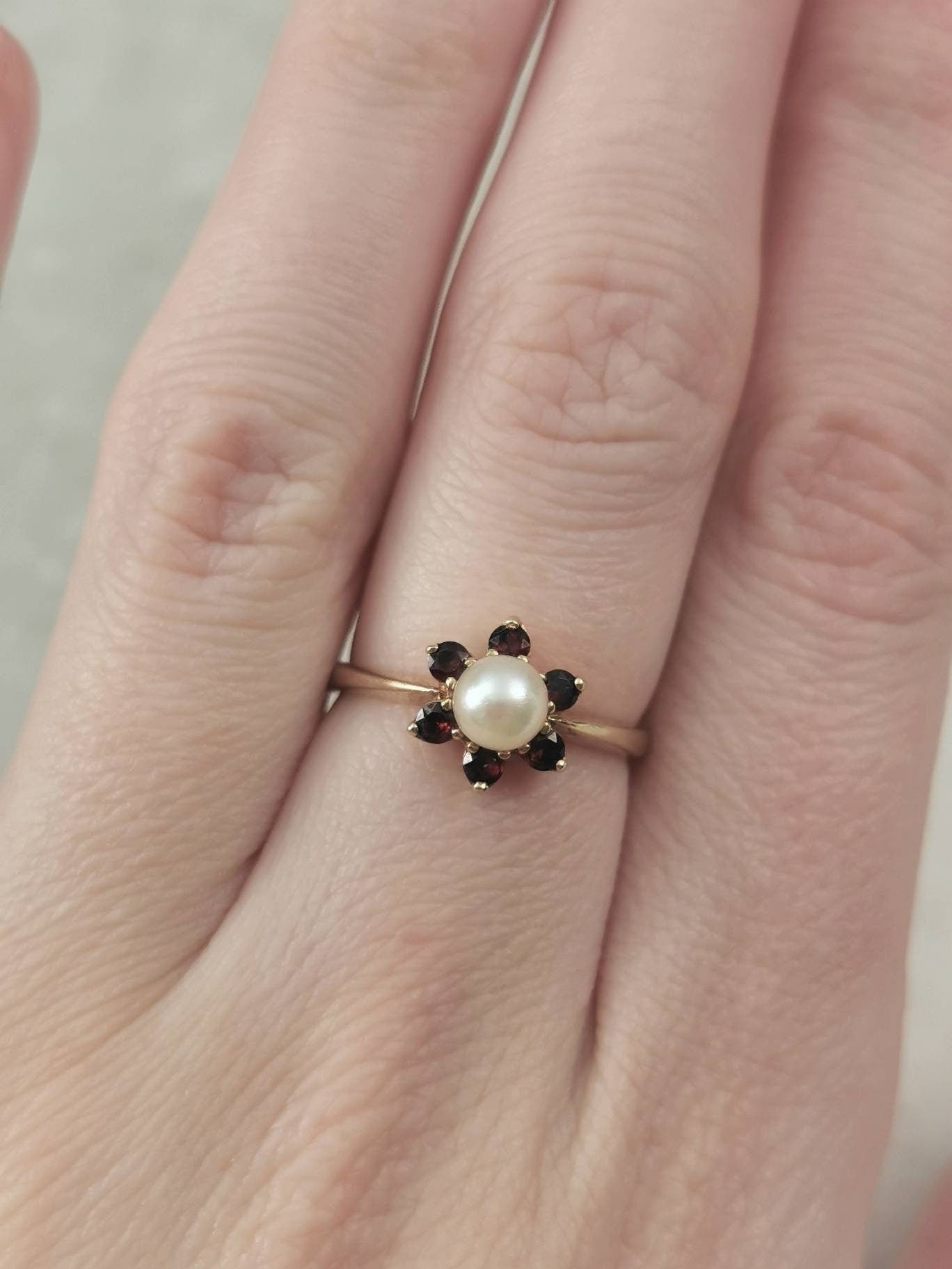 Vintage 10k Yellow Gold Pearl and Garnet Flower Cluster Ring