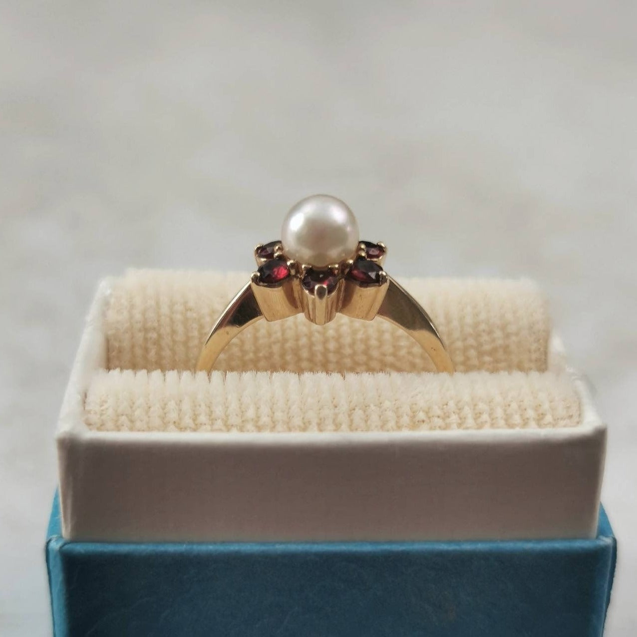 Vintage 10k Yellow Gold Pearl and Garnet Flower Cluster Ring