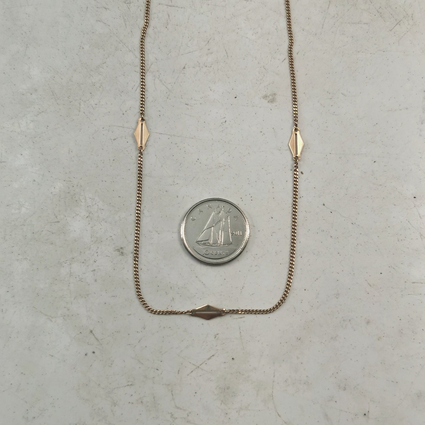 Vintage 10k Yellow Gold Kite Shaped Link Station Chain