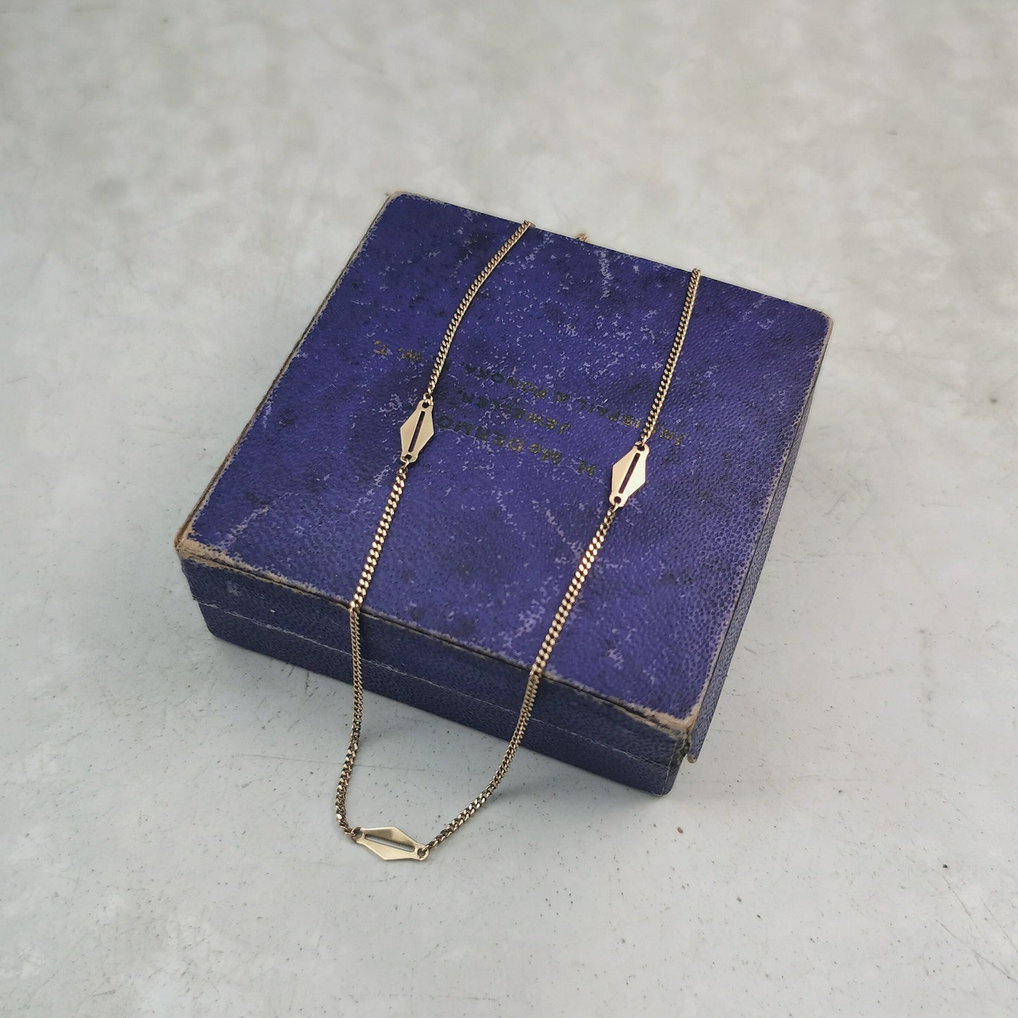 Vintage 10k Yellow Gold Kite Shaped Link Station Chain