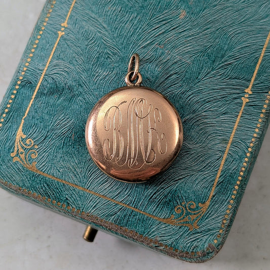 Antique Edwardian Gold Shell Small Round Locket Monogram MBK or BMK