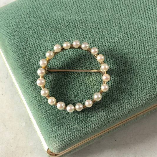 Vintage 10k Yellow Gold Cultured Pearl Circle Brooch