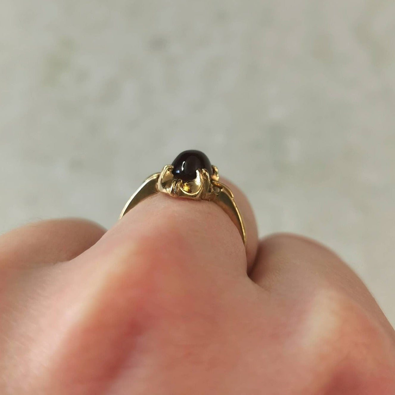 Vintage 10k Yellow Gold Garnet Cabochon Marquise Shape Ring