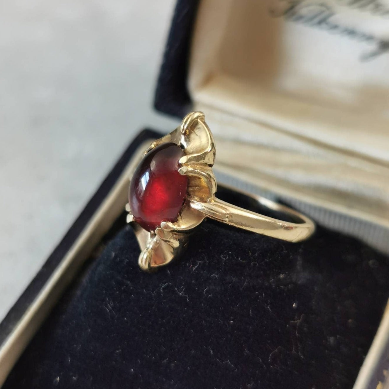 Vintage 10k Yellow Gold Garnet Cabochon Marquise Shape Ring
