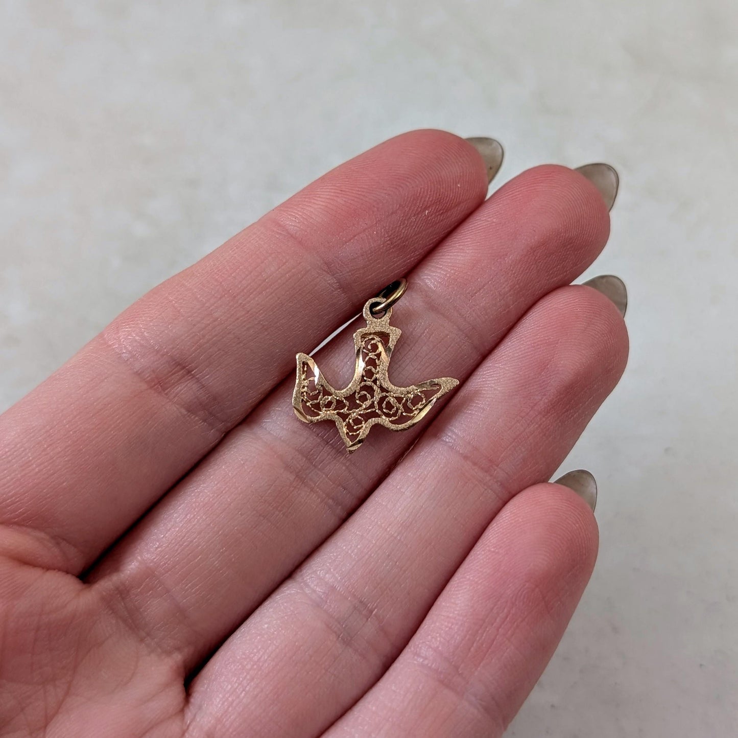 Vintage 10k Yellow Gold Filigree Bird Dove Pendant Charm
